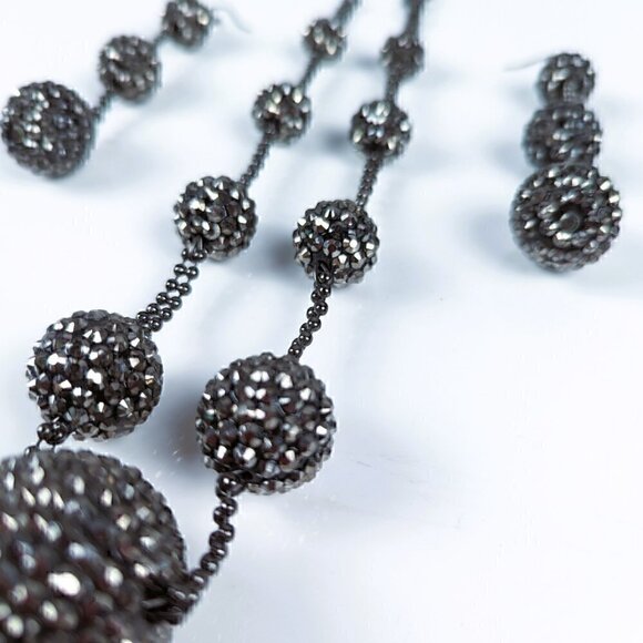 LIKE NEW Sparkly Ball Necklace & Earring Set - Picture 3 of 7